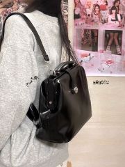 Women's new high-end niche cross-body bag for class commuting large-capacity portable backpack school bag