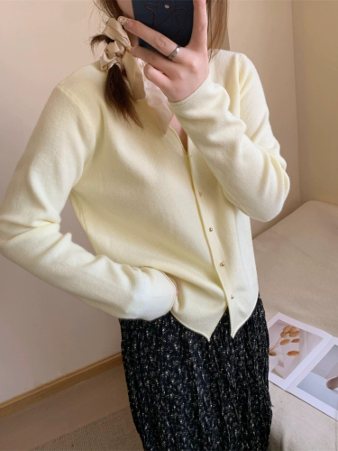 Autumn knitted cardigan V-neck women's gentle pink age-reducing thin sweater jacket