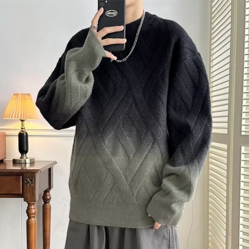 Gradient color sweater for men in winter thickened simple trendy sweater for men loose lazy style pullover sweater jacket