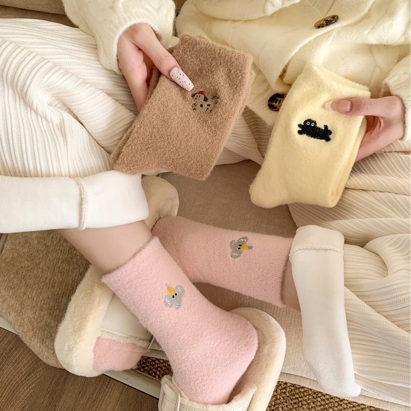 Australian velvet socks women's mid-calf socks autumn and winter plus velvet thickened warm plush floor socks cartoon cute winter stockings