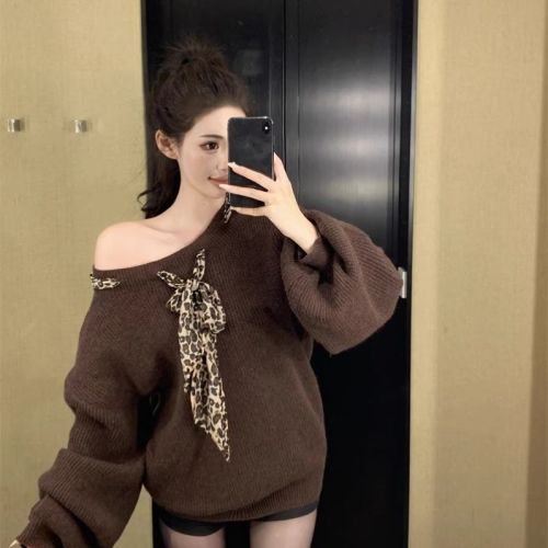 Sloping collar one-shoulder pullover sweater for women autumn and winter long-sleeved sweater leopard print lace-up lazy style loose casual top