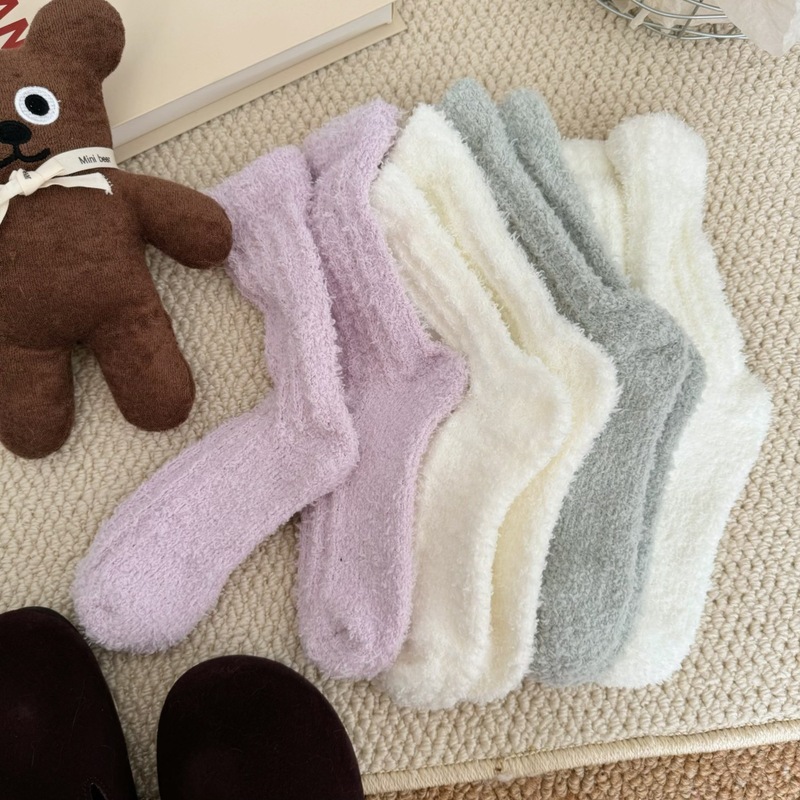 Thick coral velvet home socks autumn and winter solid color half velvet thickened warm sleep socks plush mid-calf socks for women