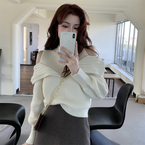 Half turtleneck design, off-shoulder chic sweater for women, autumn and winter niche loose and versatile sweater top