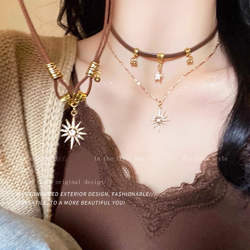 Sweet and cool Maillard eight-point star choker necklace pu leather necklace women's niche design sense high-end collar clavicle chain