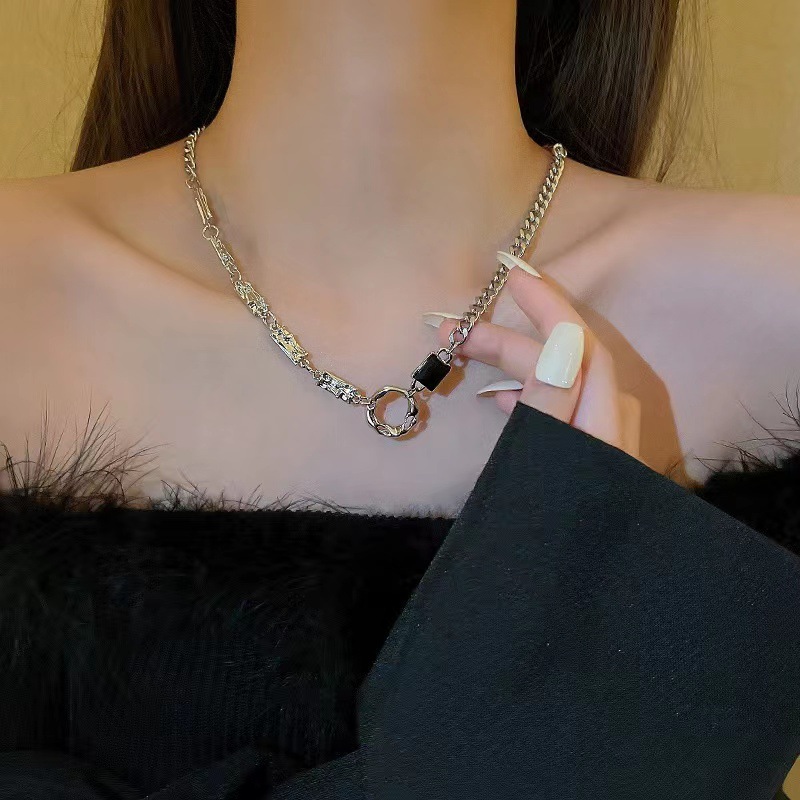 Asymmetric titanium steel geometric necklace for women with niche high-end sense sweet and cool hot girl trendy sweater chain