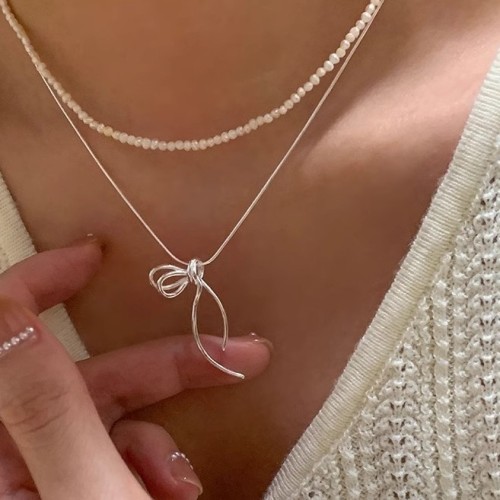 Simple ribbon knot necklace for women's geometric lines are cold and elegant, exquisite clavicle chain ins niche necklace trend