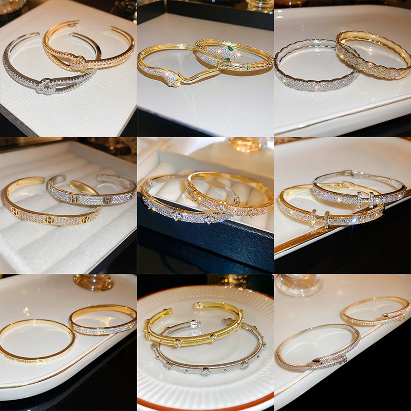 Light luxury zircon letter flower bracelet fashionable high-end temperament bracelet commuting niche exquisite versatile hand accessories for women