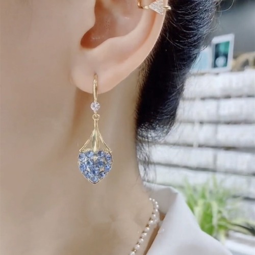 Super flash blue full diamond heart earrings New high-end earrings temperament Internet celebrity peach heart earrings
