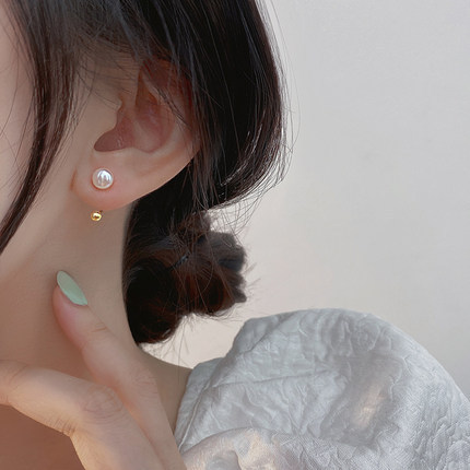Freshwater pearl earrings for women's retro French light luxury high-end niche design ear hook