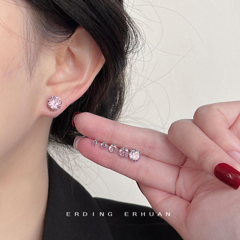Minimalist Pink Zircon Sweet Cool Style Silver Needle Small Earrings Girls' Heart Commuting Versatile Daily Very Glittering Earrings
