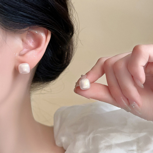 Square pearl silver needle earrings for women light luxury niche high-end temperament earrings new simple and versatile and fashionable earrings
