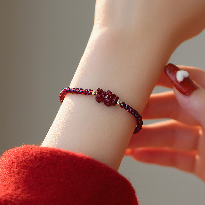 Natural cinnabar garnet bracelet hand-woven bracelet attract wealth Pixiu hand decoration