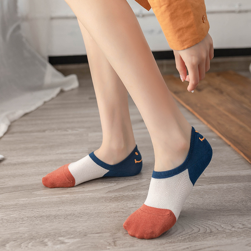 Spring and summer new boat socks for women, personalized heel smiley mesh invisible socks, silicone non-slip women's socks wholesale