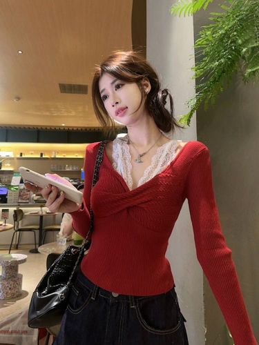 Lace spliced ​​red v-neck fake two-piece sweater for women in autumn and winter off-shoulder niche inner short sweater