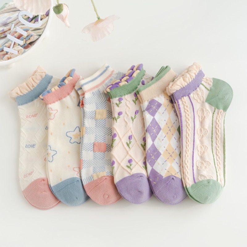 Cute lace socks for women ins trendy and versatile breathable spring and autumn Japanese sweet floral short tube summer boat socks