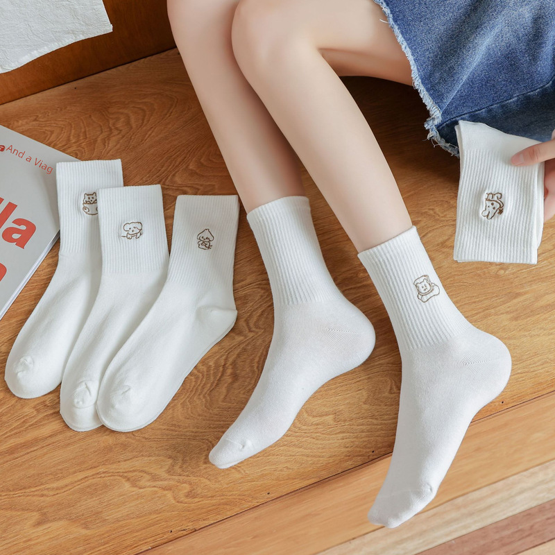 White socks for women's embroidered mid-tube socks simple Japanese women's socks ins trendy brand cotton socks