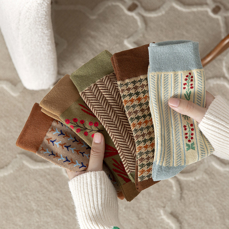 Socks for women, thickened medium tube piled socks thickened warm Japanese retro women's socks