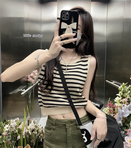 Summer loose sleeveless suspender hollow navel wearing women's striped knitted base shirt vest hot girl