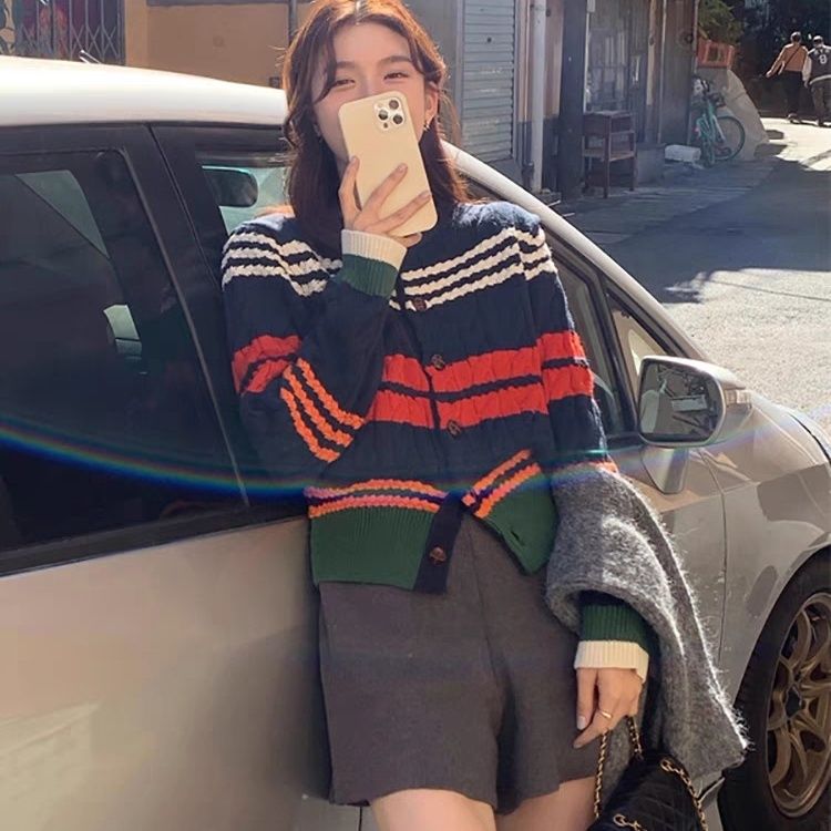 Knitted cardigan sweater jacket women's spring and autumn wear 2024 new hot European loose top