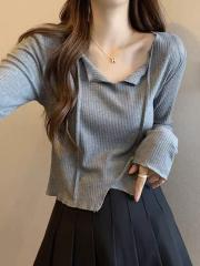 French clavicle V-neck inner long-sleeved T-shirt for women's autumn design unique and unique small short top