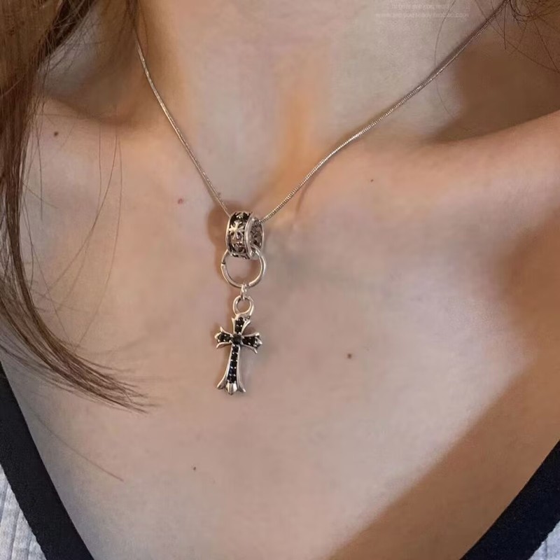 Retro black cross pendant necklace for men fashionable internet celebrity same style with versatile clavicle chain frigid style necklace