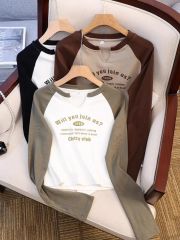Design-sensual U-neck versatile outer bottoming shirt for women in spring and autumn short top American contrasting rag-sleeved long-sleeved T-shirt