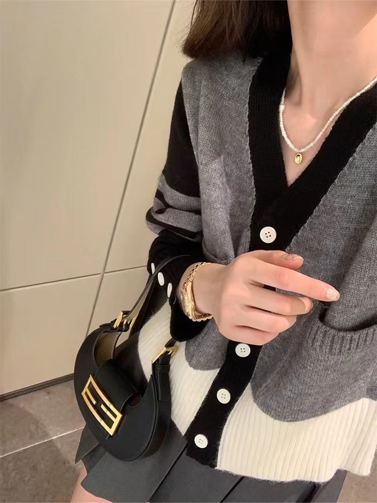 Color-blocking V-neck knitted cardigan for women for autumn, new style, no worries, very happy, Red Man Pavilion fashionable outer top
