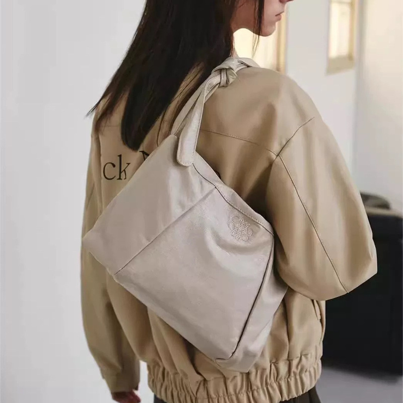 Popular leather goods, cross-border retro niche underarm bag for women, new winter large-capacity dumpling bag, one-shoulder crossbody bag