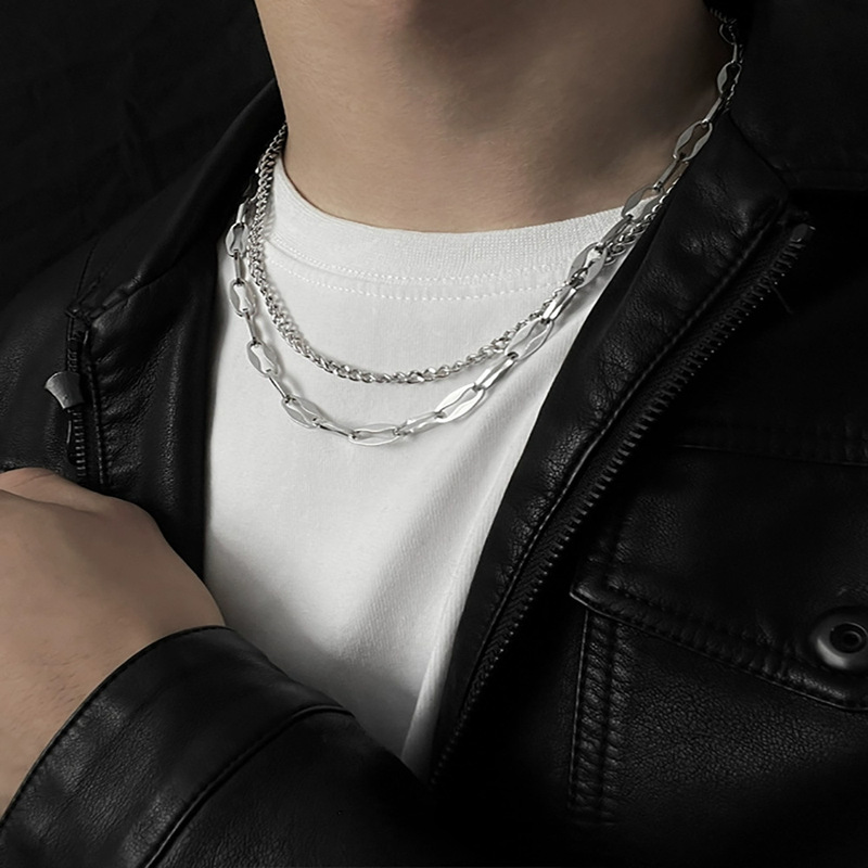 Lip chain Multi-layer necklace for men's trendy hip-hop niche design light luxury titanium steel clavicle chain accessories match clothes