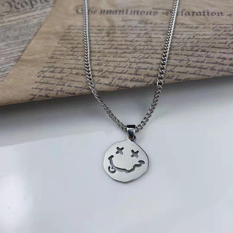 European and American hip-hop necklace men irregular smiling face pendant women simple and cold style collarbone chains do not fade color Internet celebrity same style