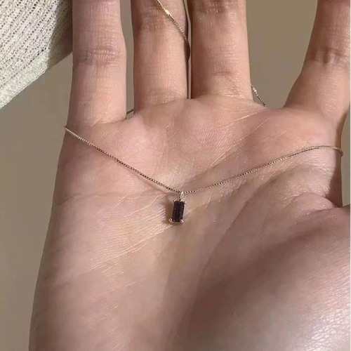 Rectangular black diamond necklace fashionable simple and versatile starry sky pendant collarbone chain