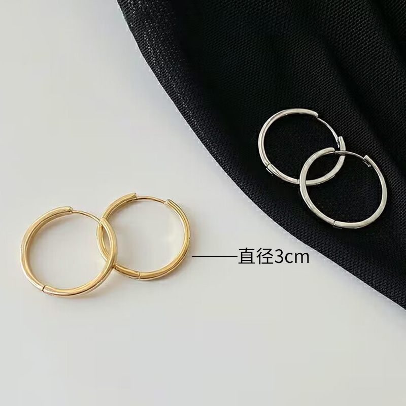 European and American temperament retro earrings plain circles popular temperament circle earrings simple light luxury niche high-end earrings for women