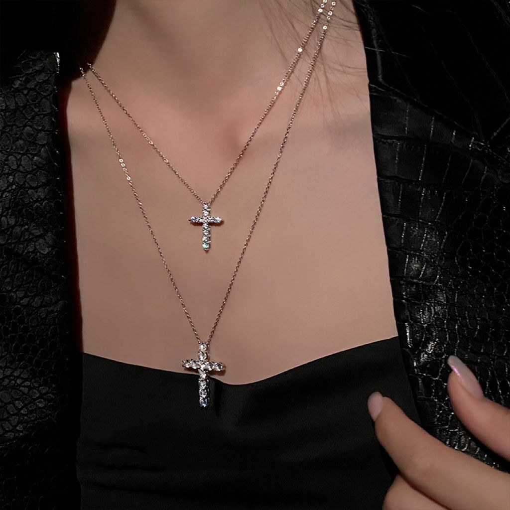 Diamond-inlaid cross titanium steel necklace for women light luxury niche design high-end clavicle chain sweater necklace stacked accessories