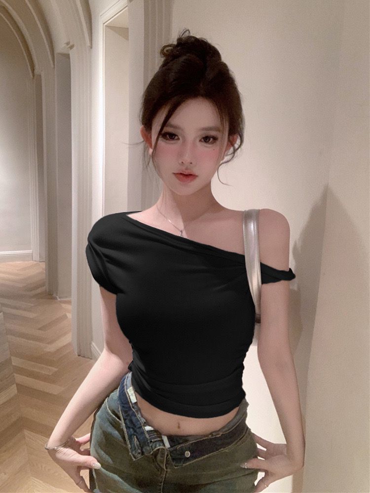 Pure and erect irregular slanted shoulder short-sleeved T-shirt for women in summer live tight hot girl sexy tea style one-shoulder top