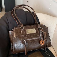 Tote bag women 2024 new winter large capacity fashionable versatile crossbody bag Korean version commuting armpit shoulder bag