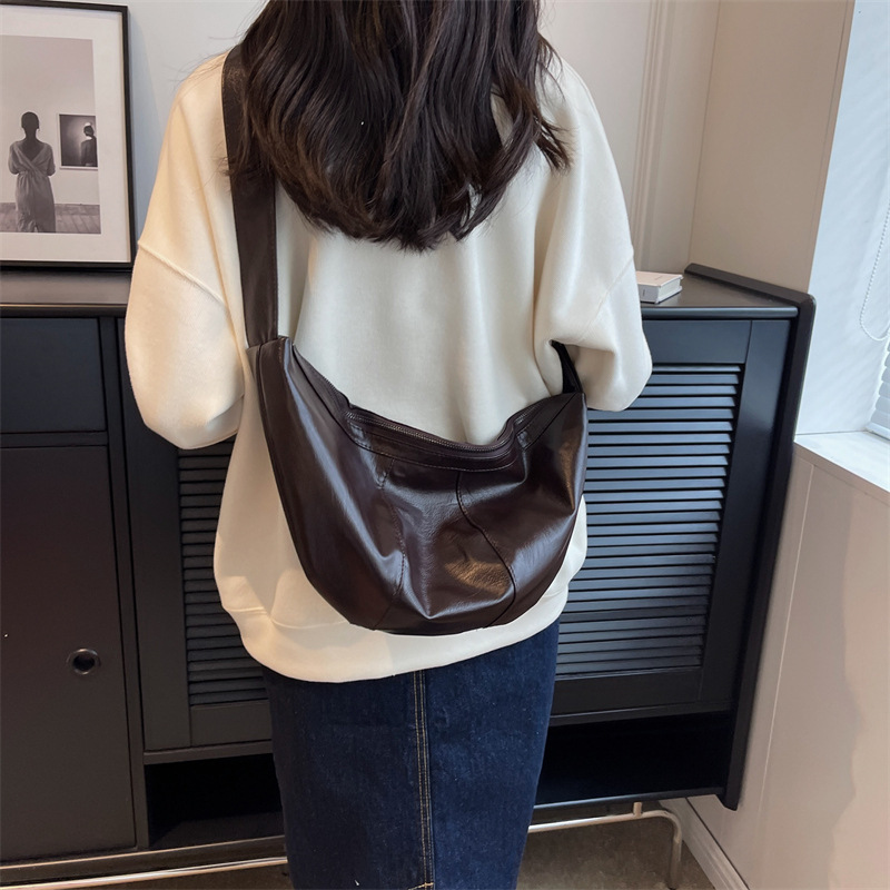 90559# Large Capacity Crossbody Bag Women's PU Retro Dumpling Bag Fashionable and Versatile Korean New Women's Bag Large Bag