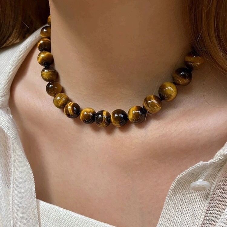 High-end light luxury brown tiger eye stone necklace atmospheric beads and fashionable cold niche women's collarbone chain