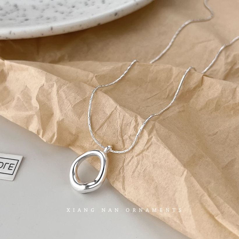 Irregular hollow water drop necklace for women with minimalist and versatile student best friend light luxury high-end collarbone chain birthday gift