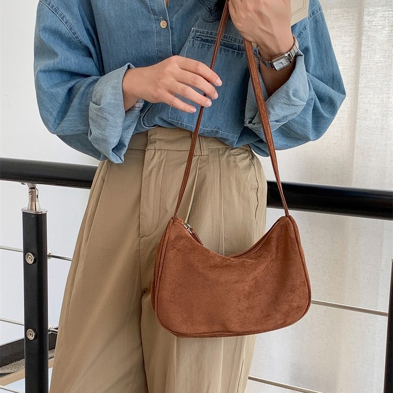 Korean version of suede crossbody bag for women in autumn and winter niche versatile shoulder bag plush simple small square bag