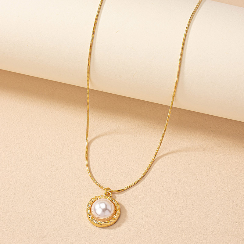 Korean style, fashionable commuting pearl pendant necklace, female internet celebrity, light luxury style, niche temperament, versatile collarbone chain