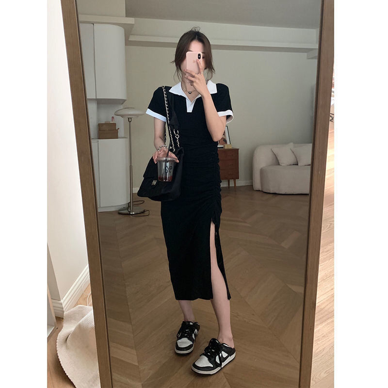 Hot girls go out to contrasting color polo collar dress for women in summer Korean style slim drawstring pleated hem slit knitted skirt