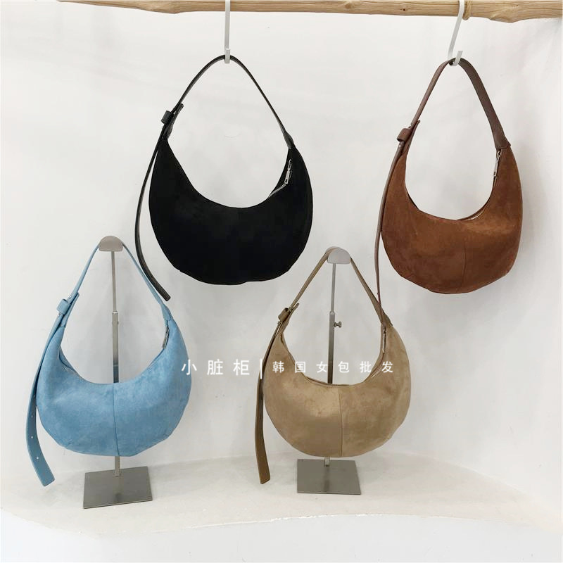 This season's new Korean ins autumn and winter retro suede hand-held underarm bag simple one-shoulder crescent bag