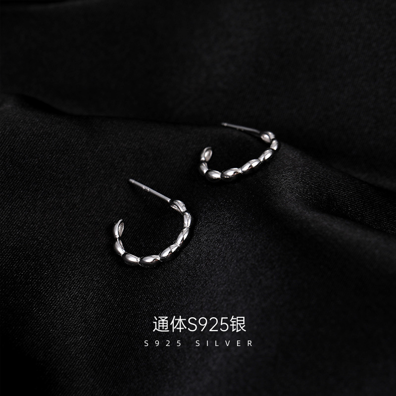 Beifei S925 silver millet grain splicing C-shaped earrings for women with high-end fashion trendy temperament ins personality earrings