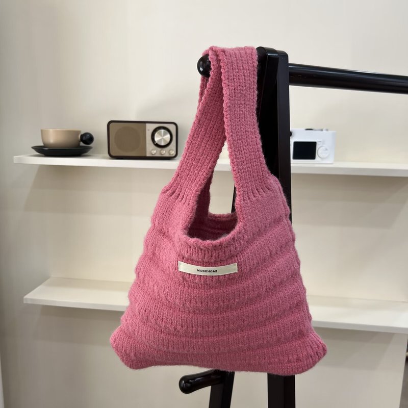 Foreign trade single new women's handbag Korean large-capacity single-shoulder beach bag autumn and winter fashion large-capacity braided bag