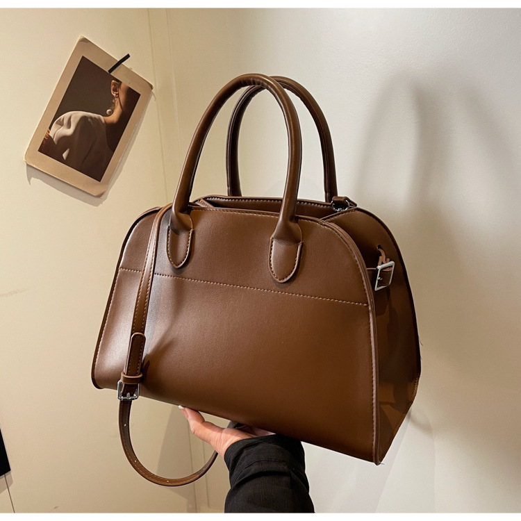 Niche design high-end handbag for women's spring new fashionable and versatile one-shoulder cross-span bag wholesale