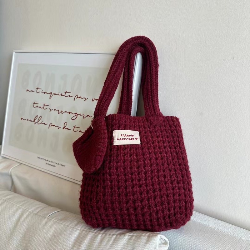 Large bag hanging small bag autumn and winter new knitted wool bun mother bag warm knitted handbag bag women versatile portable