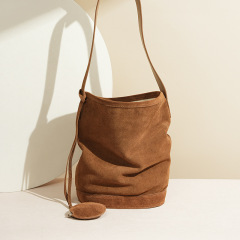 New leather one-shoulder underarm bags with autumn and winter bags, niche design, large capacity matte suede bucket bag