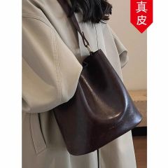 Genuine leather retro commuting large capacity bucket bag for women new high-end one-shoulder crossbody