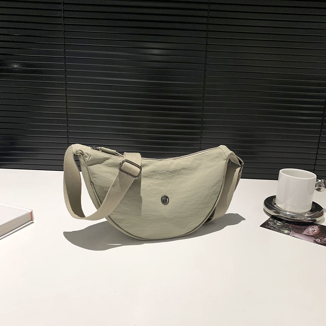 New niche shoulder bag ultra-light waterproof Oxford cloth casual bag versatile dumpling bag underarm crossbody bag