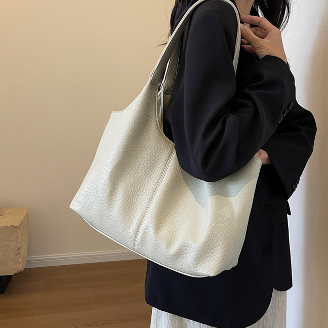 Cross-border women's bag autumn and winter new large-capacity bag women's bag trendy retro tote bag commuting handbag